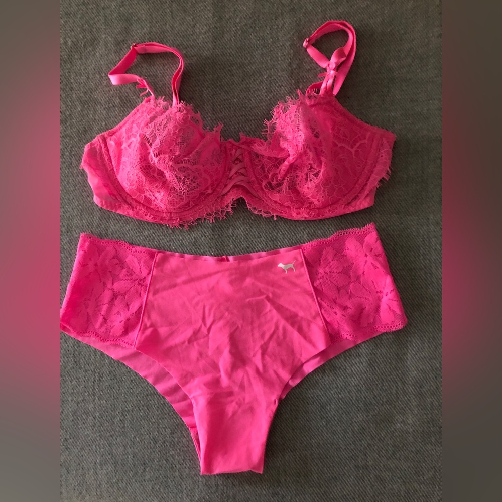 Victoria's Secret Dream Angels Hot Pink Lace Bra and Panty Set